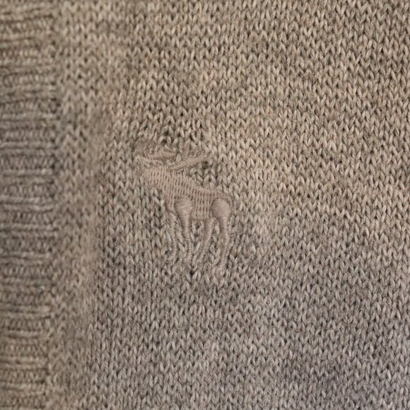 Abercrombie & Fitch | Grey Cardigan | 009 - Picture 3 of 5